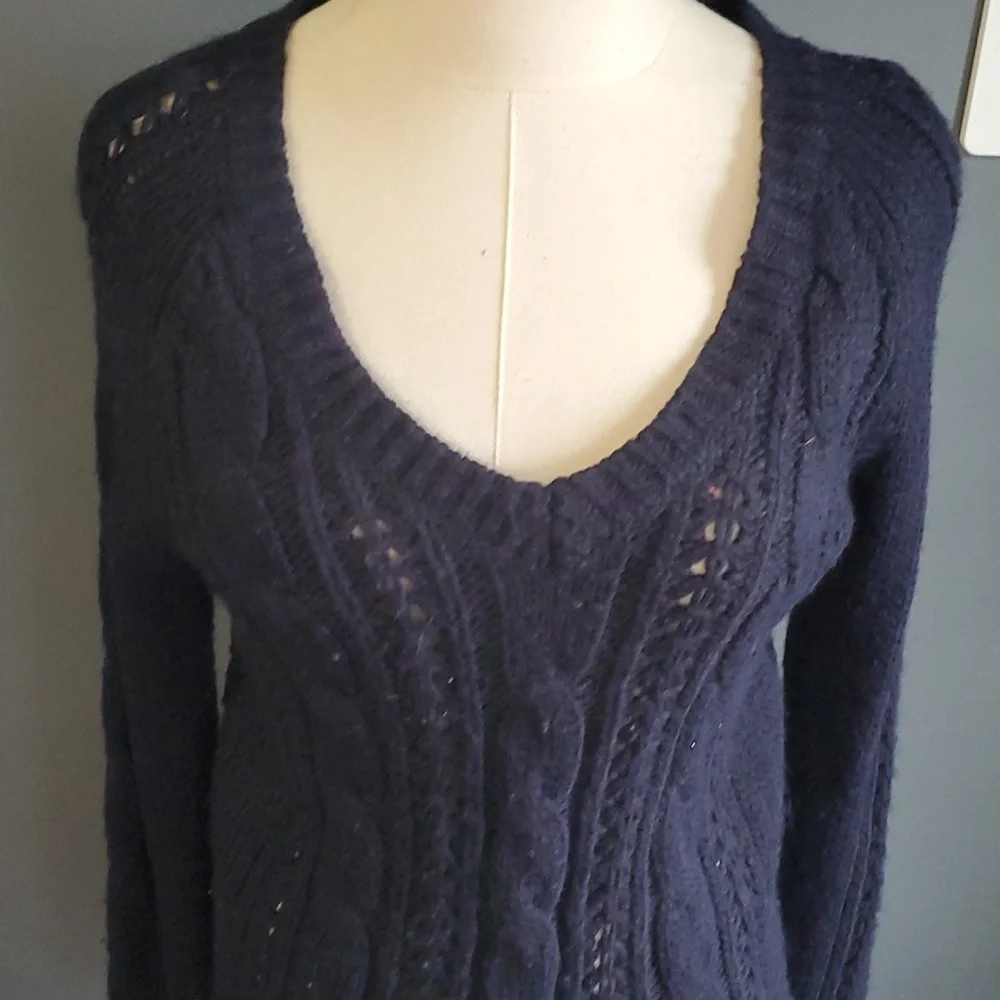 Gilly Hicks woman's blue cable knit vneck pullover sweater size M - Picture 4 of 12